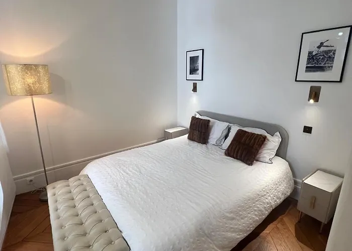Luxury Flat Etoile Champs Elysee Paris